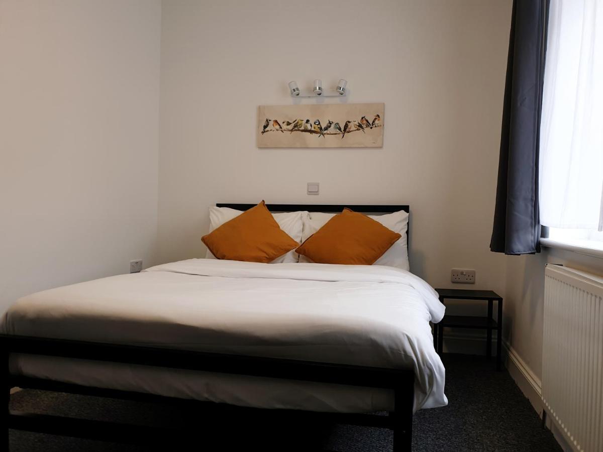 Wanstead Hotel London Exterior photo